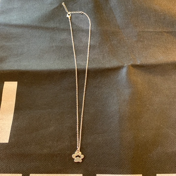Paw 🐾 Print Dainty Silver Necklace🐶💗 - Picture 3 of 7